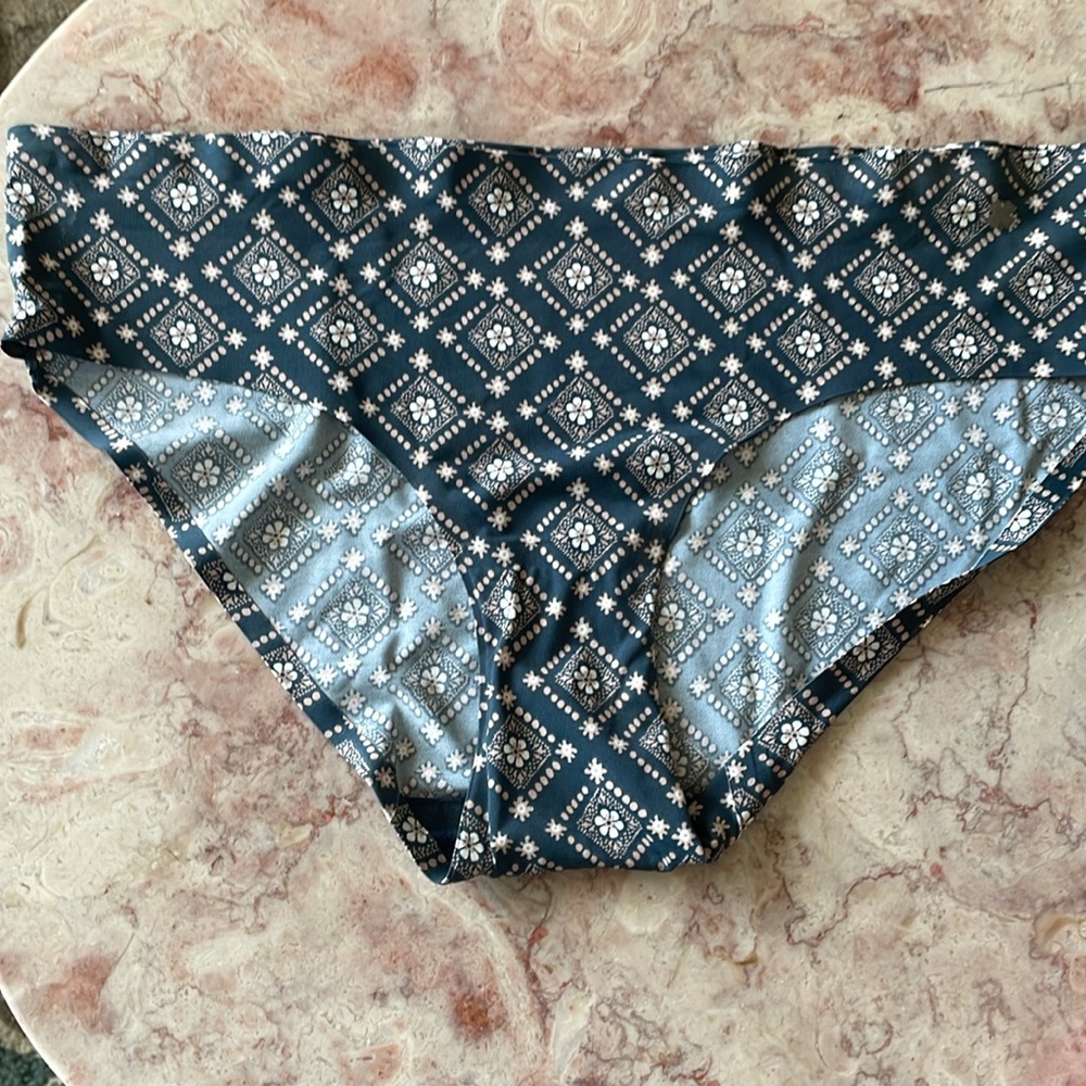 NWOT Set Of 5 Woman’s Medium Lucky Brand Hipsters Floral/Blue/Black/Print Fabric - Picture 14 of 15